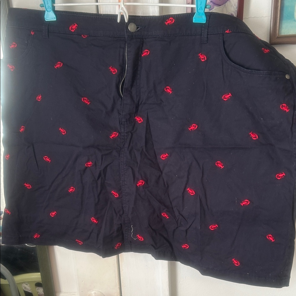 Croft & Barrow Black Skort with Red Embroidery